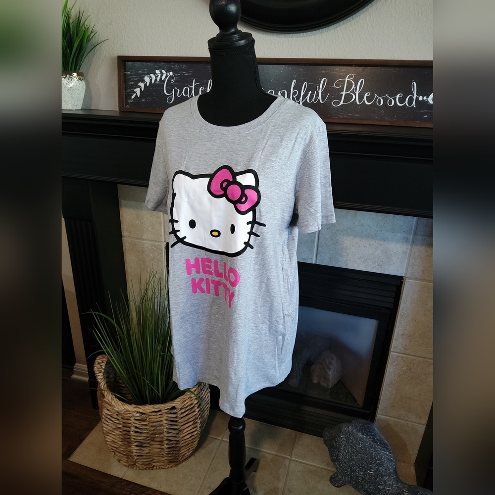 Hello Kitty Gray and Pink Short Sleeve Tee - Picture 2 of 7
